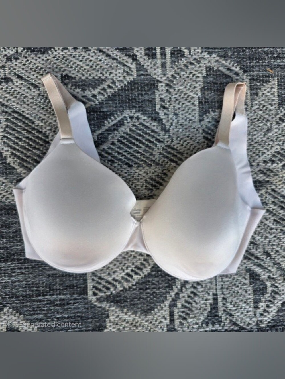 Soma Vanishing Back Seamless T-Shirt Bra 34DDD 34F Nude
